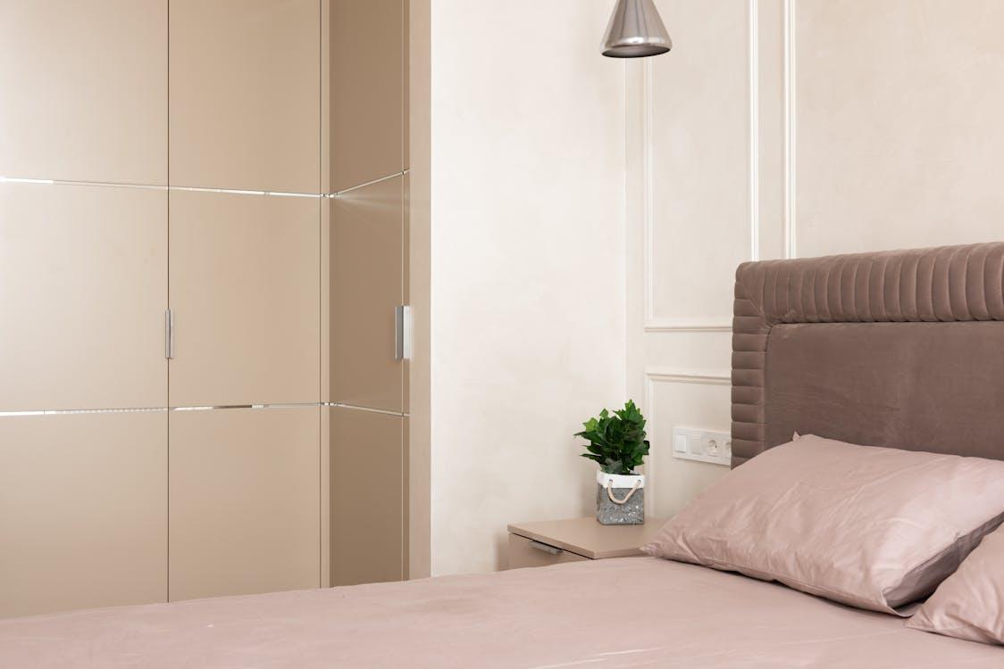 7 Organic Modern Living Room Trends Taking Over 2026